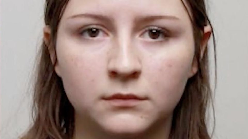 Ein Fahndungsfoto einer 17-jährigen Frau