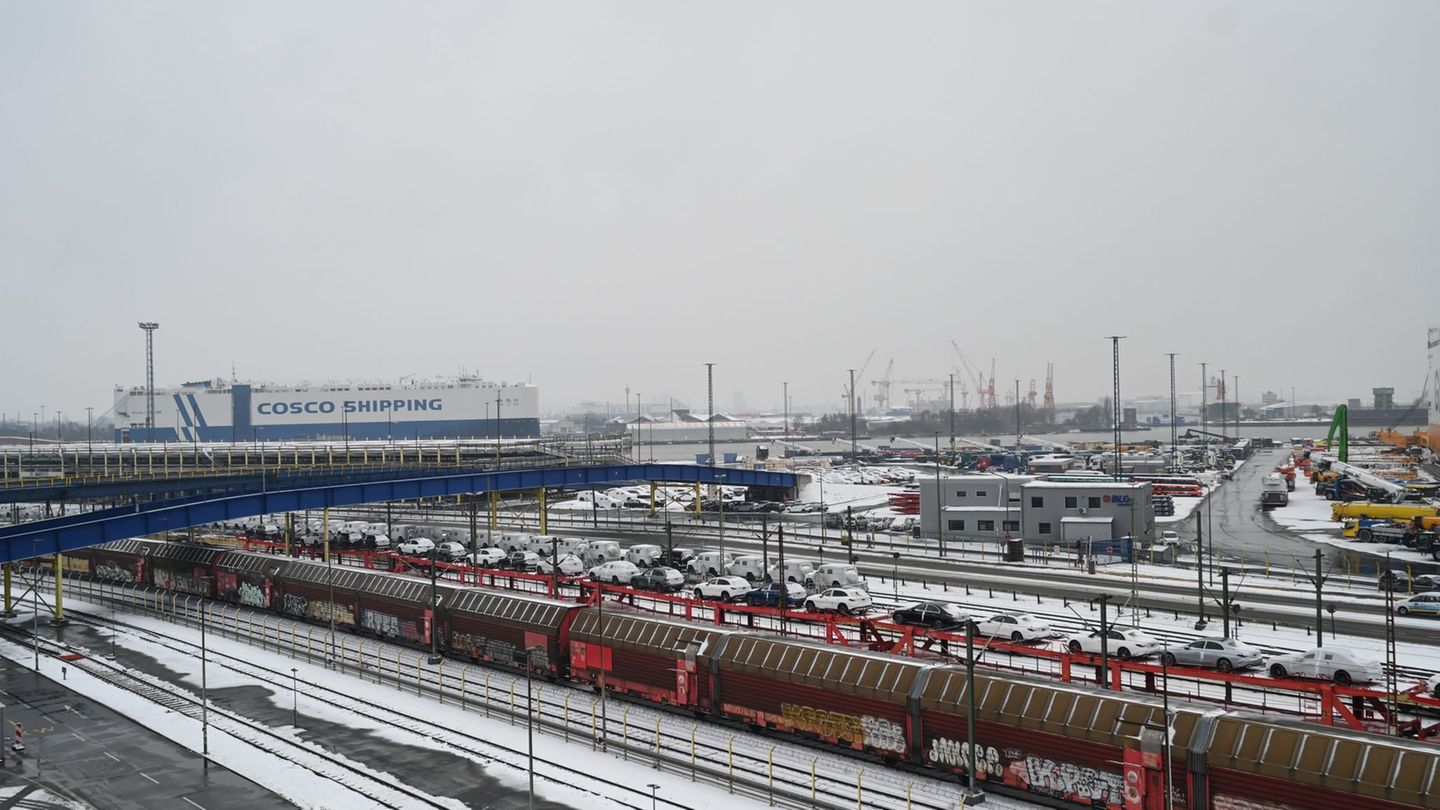 Die Exporte stehen auf den Weltmärkten unter Druck (Archivbild) Foto: Lars Penning/dpa