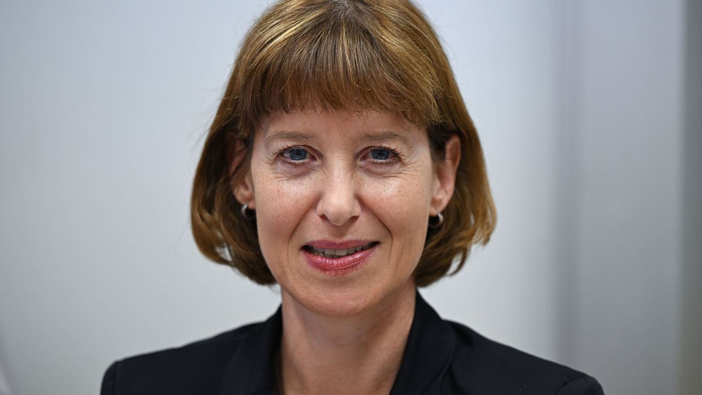 Hessens Sozialministerin Heike Hofmann (SPD) will Wohnungs- und Obdachlosigkeit entgegenwirken. (Archivbild) Foto: Arne Dedert/d