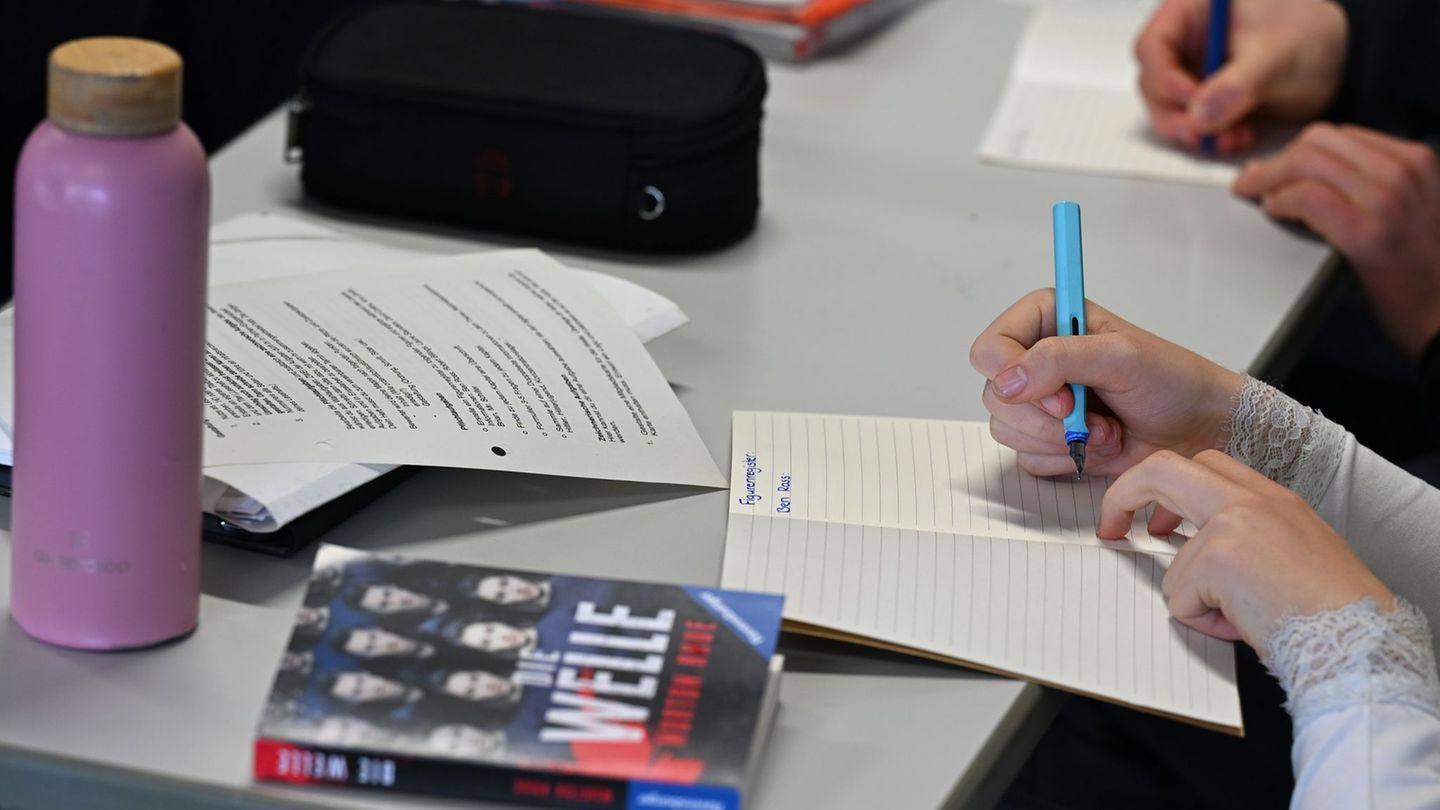 In Studien schnitten die Schülerinnen und Schüler bundesweit zuletzt schlechter ab. (Symbolbild) Foto: Michael Brandt/dpa