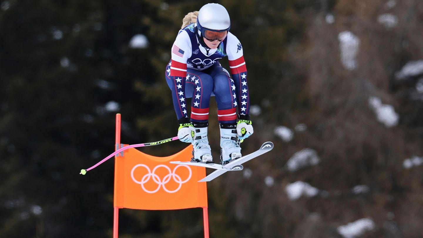Lindsey Vonn zeigt trotz maladen Knies eine ansprechender Trainingsfahrt in Cortina. Foto: Marco Trovati/AP/dpa