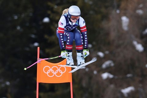 Lindsey Vonn zeigt trotz maladen Knies eine ansprechender Trainingsfahrt in Cortina. Foto: Marco Trovati/AP/dpa