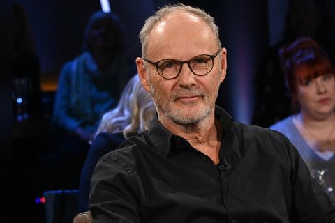 Reinhold Beckmann muss seine Wohnung verlassen, bis sie wieder renoviert ist.