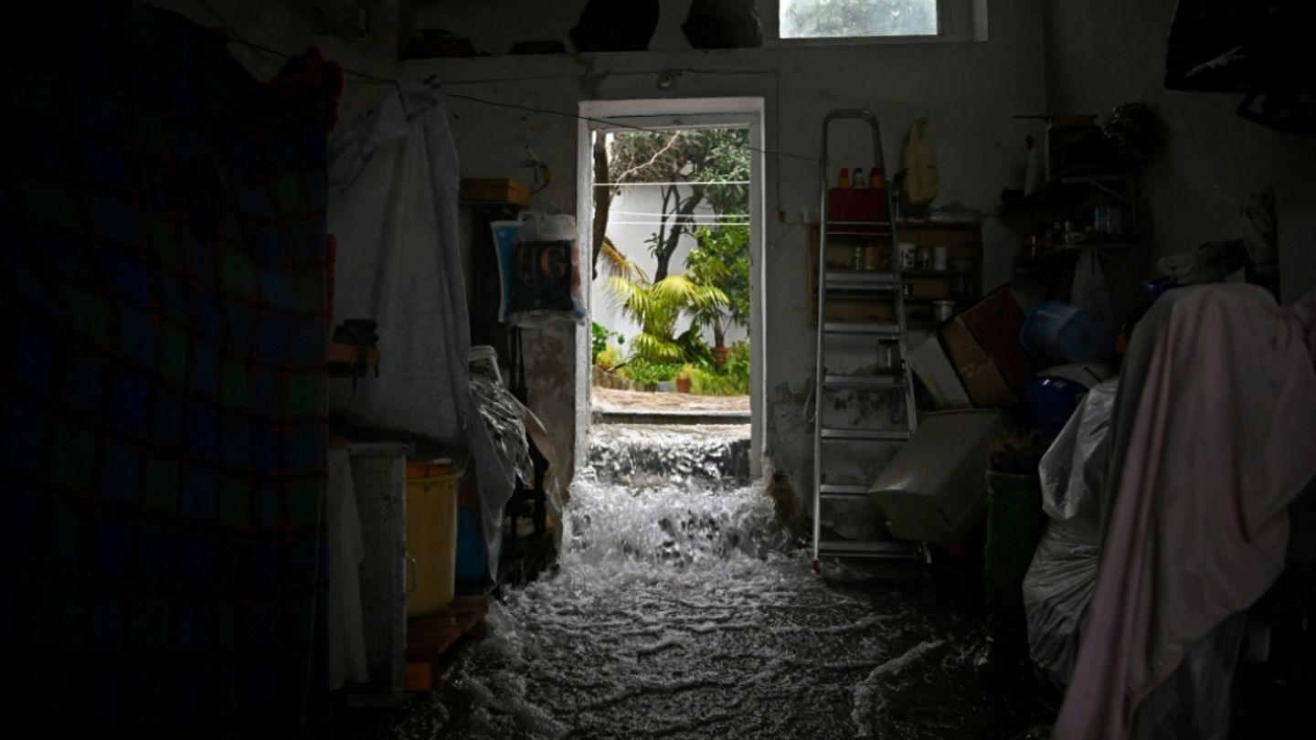 Wasser läuft durch ein Haus in Grazalema