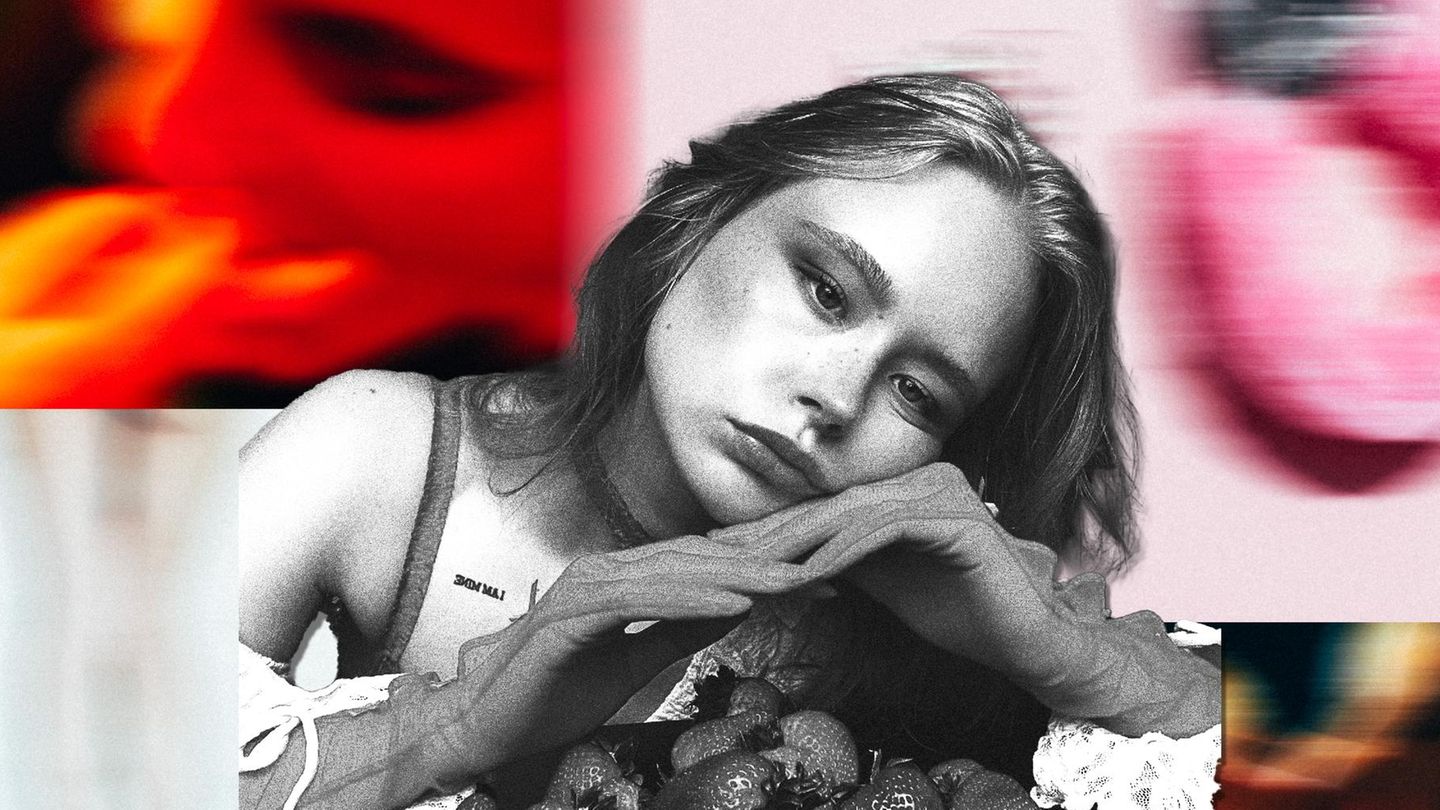 Montage: Sex-Influencerin Marie Joan mit Samthandschuhen, den Kopf darauf abgetützt