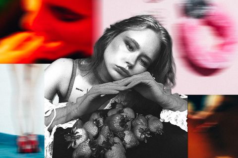 Montage: Sex-Influencerin Marie Joan mit Samthandschuhen, den Kopf darauf abgetützt