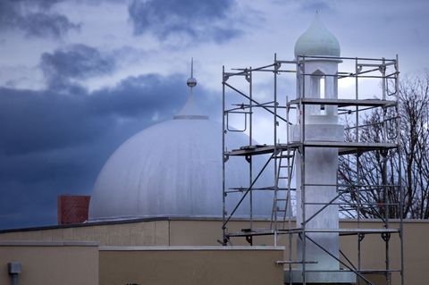Nach jahrelanger Bauzeit wird die Ahmadiyya Moschee Erfurt feierlich eingeweiht. (Archivbild) Foto: Michael Reichel/dpa