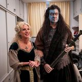 In diesem Jahr verkörpert Söder "Braveheart", die Filmfigur, unter deren Namen der schottische Widerstandskämpfer William Wallace auch außerhalb Großbritanniens bekanntgeworden war.  Neben ihm steht seine Frau Karin Baumüller-Söder verkleidet als Prinzessin Isabella