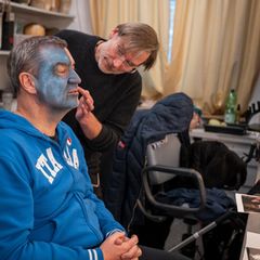 Markus Söder beim Schminken