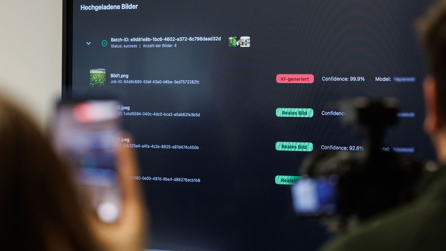 Die Anwendung ist für die polizeiliche Praxis angelegt. Foto: Hannes P. Albert/dpa