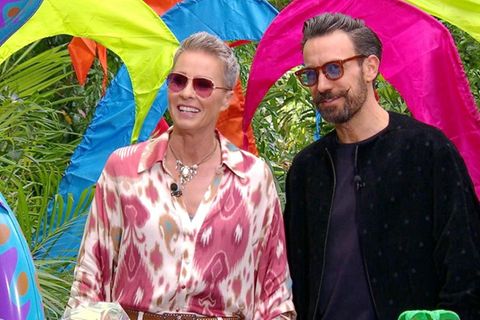 Sonja Zietlow und Jan Köppen sind sich uneins, wer die Dschungelkrone holen wird.