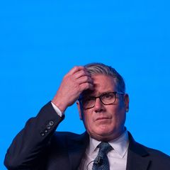 Keir Starmer kratzt sich am Kopf