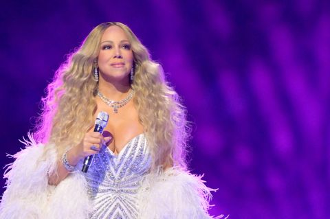 Ganz ungewohnt: Mariah Carey singt als einer der internationalen Stargäste auf Italienisch. Ein echter Klassiker: "Nel Blu, dipinto di Blu". Die Zeile "Volare, cantare" kennen auch Nicht-Italiener