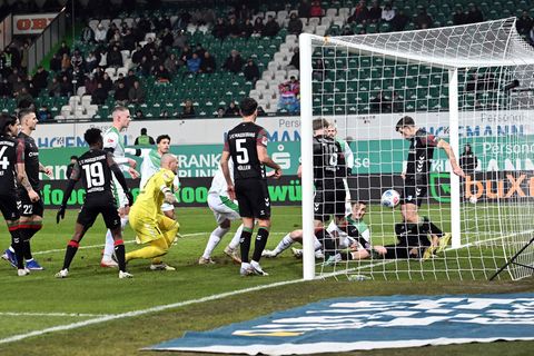 Tore am Fließband zwischen Fürth und Magdeburg. Foto: Jens Niering/dpa