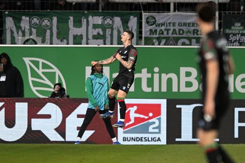 Mateusz Zukowski traf gegen Fürth dreifach Foto: Jens Niering/dpa