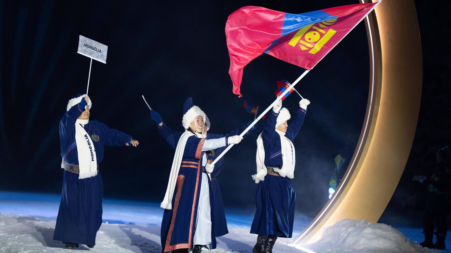 Ein modisches Ausrufezeichen setzte (trotz dünner Besetzung) die Mongolei mit ihrem landestypischen Outfit