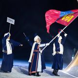 Ein modisches Ausrufezeichen setzte (trotz dünner Besetzung) die Mongolei mit ihrem landestypischen Outfit