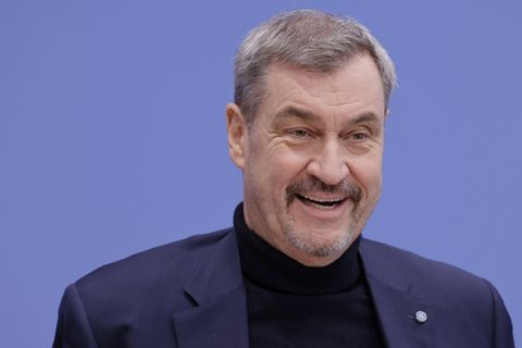 Zur Fastnacht hat Markus Söder seinen Anzug gegen ein kreatives Kostüm eingetauscht.