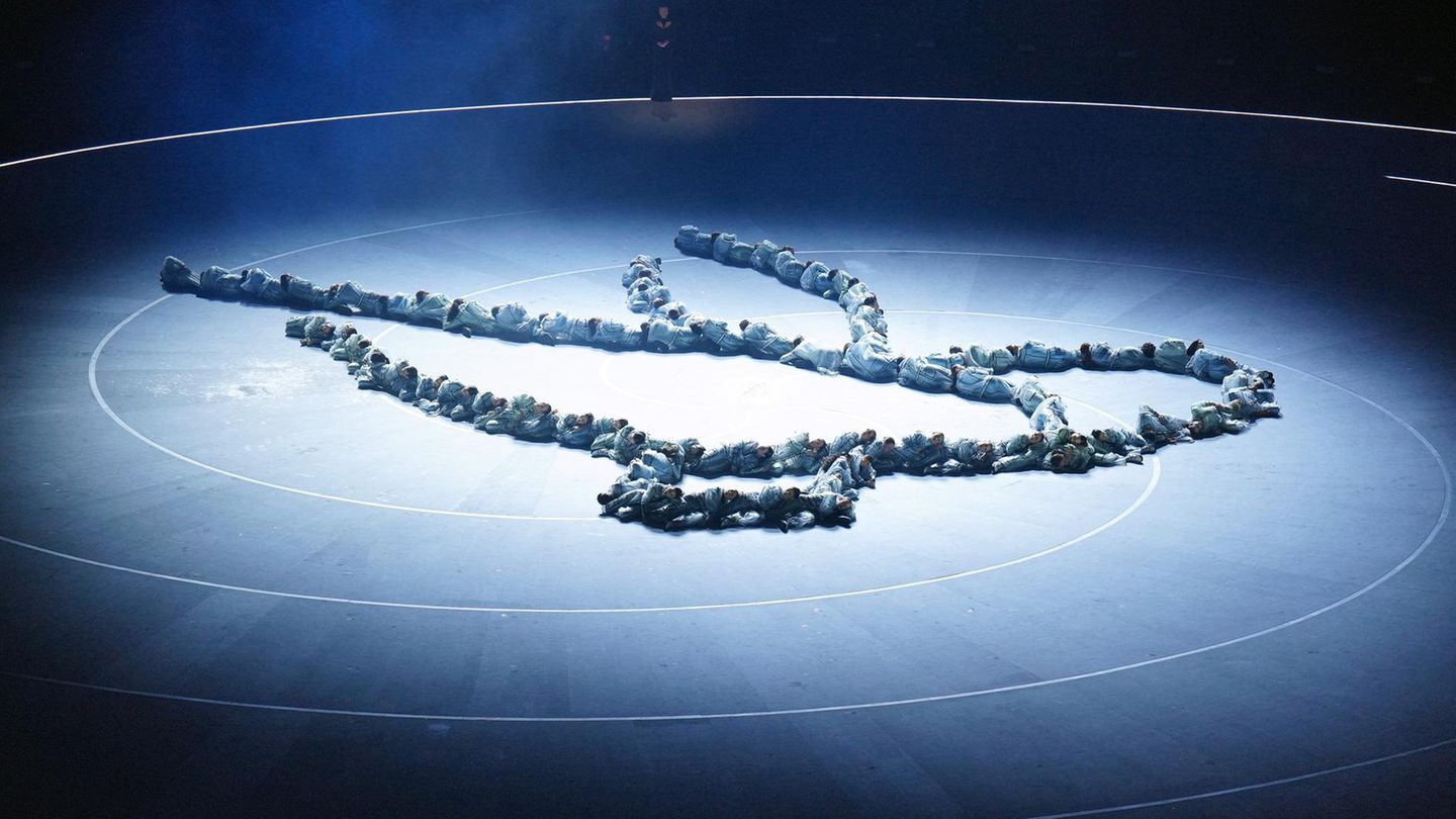 Ein immer wiederkehrendes: Frieden in der Welt, vermittelt und symbolisiert durch den Sport. Möge der Appell gehört werden