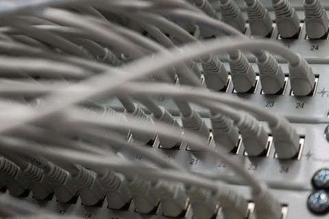 In gut einem Jahr könnte es eine Baugenehmigung für das geplante Rechenzentrum in Nierstein geben. (Symbolfoto) Foto: Marijan Mu