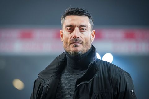 War mit seinem Debüt als Eintracht-Trainer nicht unzufrieden: Albert Riera. Foto: Soeren Stache/dpa