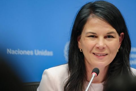 Annalena Baerbock ist nach Mailand gereist, um als Vertreterin der UN die Olympische Flamme zu tragen.