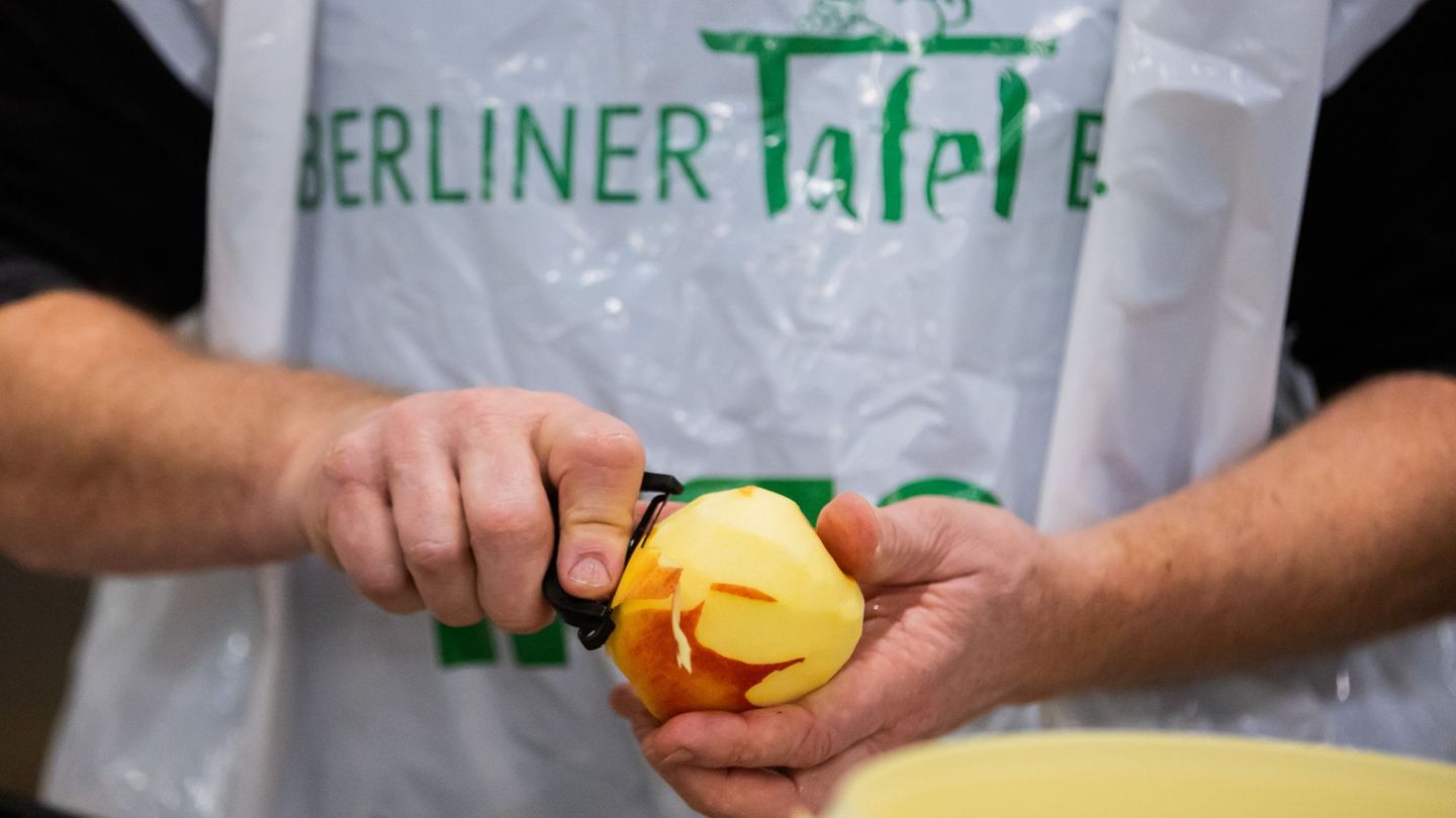 Die Berliner Tafel hat 45 Tonnen übriggebliebene Lebensmittel bei der Fachmesse Fruit Logistica eingesammelt. (Archivbild) Foto: