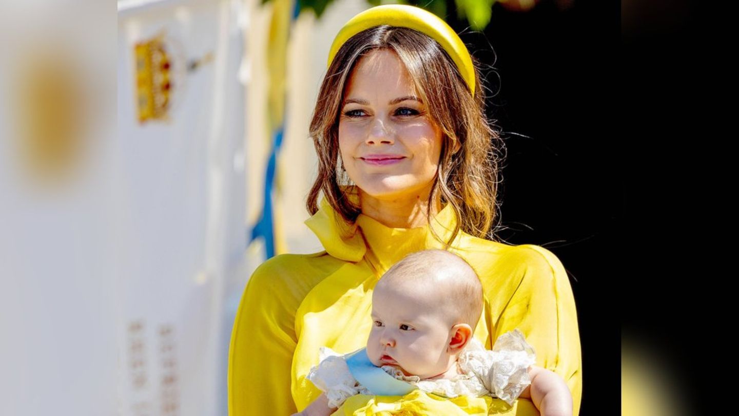 So sah Prinzessin Ines auf dem Arm ihrer Mama Sofia noch bei ihrer Taufe im Juni aus, inzwischen ist sie ganz schön groß gewor