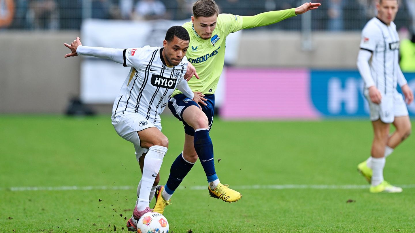 Elversberg verliert gegen Hertha. Foto: Uwe Anspach/dpa