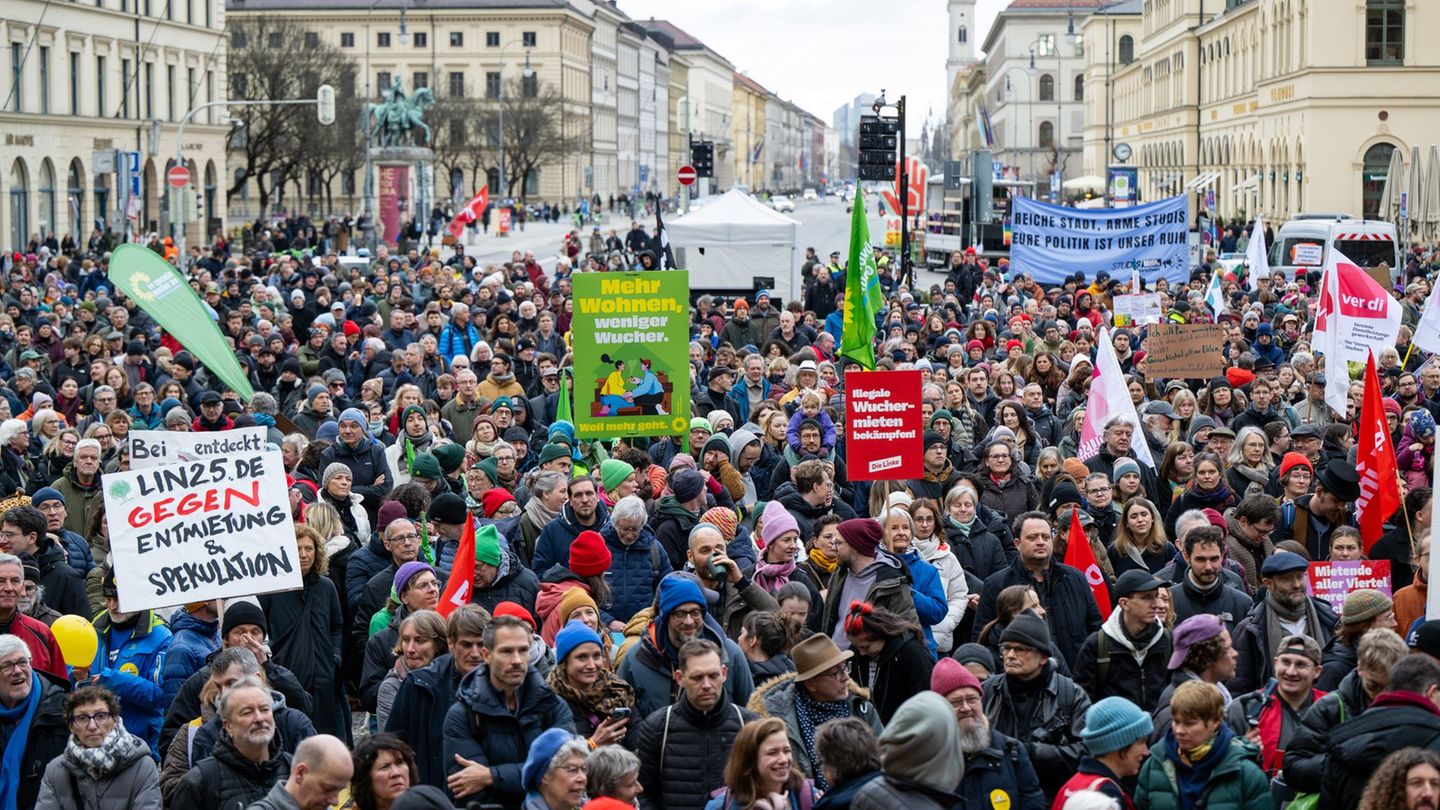 Tausende Menschen sind zur Mieten-Demonstration in München gekommen. Foto: Lennart Preiss/dpa