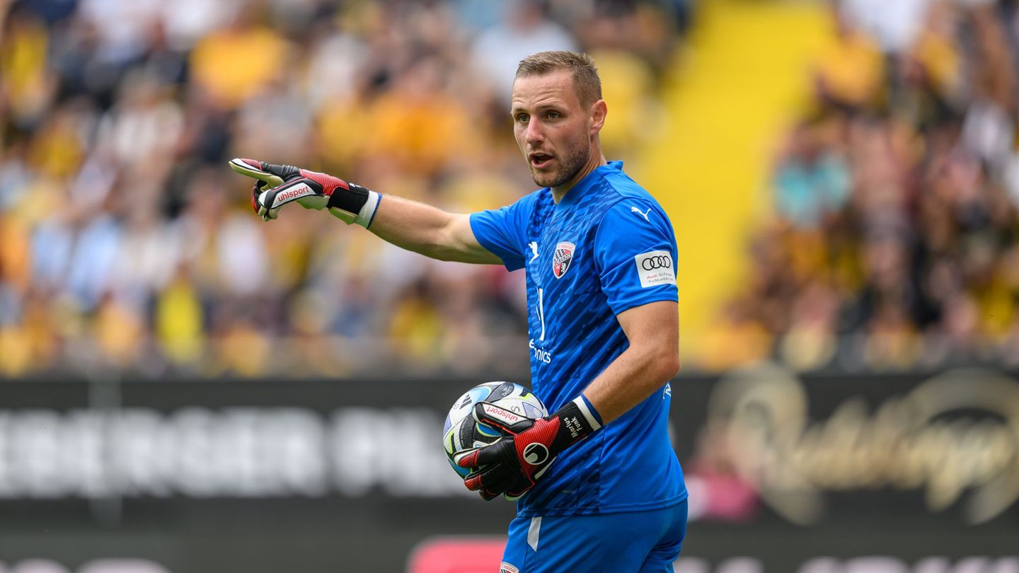 Energie-Torhüter Marius Funk zeigte bei seiner Rückkehr nach Ingolstadt eine gute Leistung. (Archivbild) Foto: Robert Michael/dp