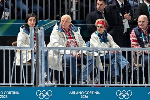 König Harald (2.v.l.) und Königin Sonja (3.v.l.) in Mailand.