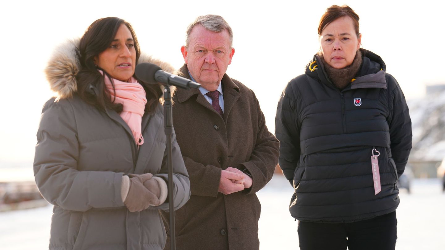 Dänemarks Außenminister Lars Løkke Rasmussen, hier mit seinen Amtskolleginnen aus Kanada (l) und Grönland (r), glaubt an eine Ei