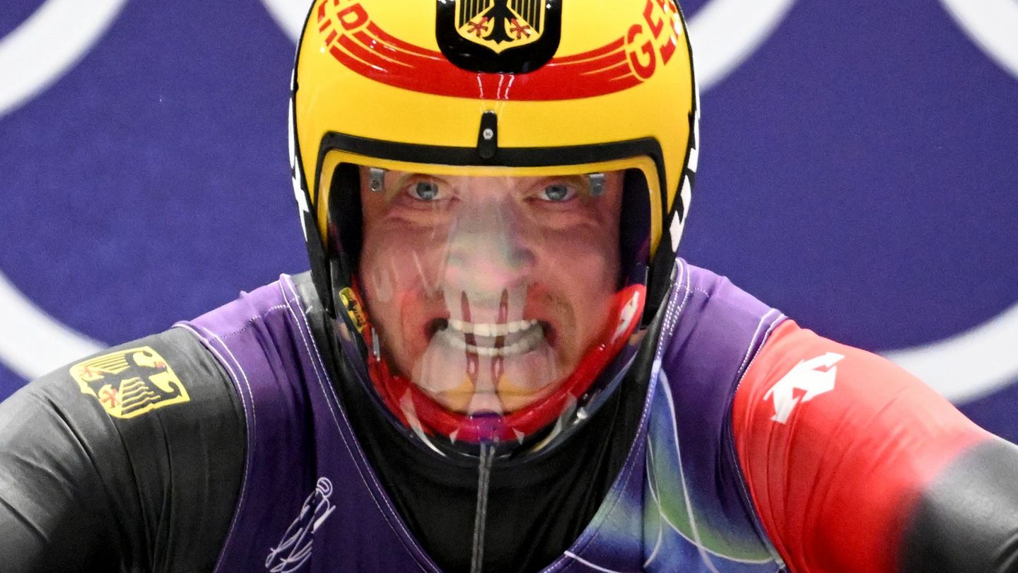 Felix Loch patzte im ersten von vier Läufen trotz Startrekord. Foto: Robert Michael/dpa