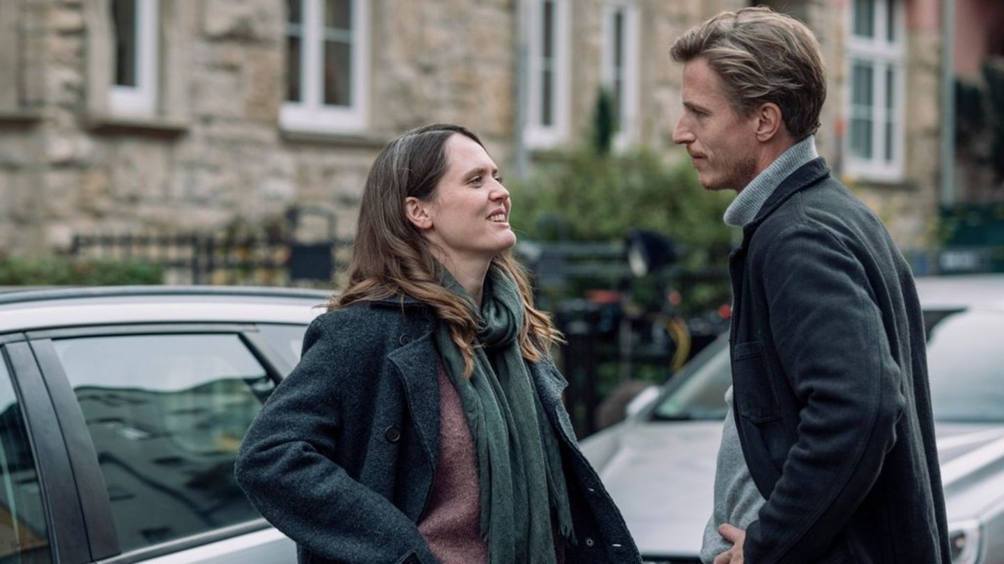 "Thüringenkrimi: Gerechtigkeit": Rechtsmedizinerin Mala Murphy (Emily Cox) und Kriminalhauptkommissar Moritz Herbst (Golo Euler)