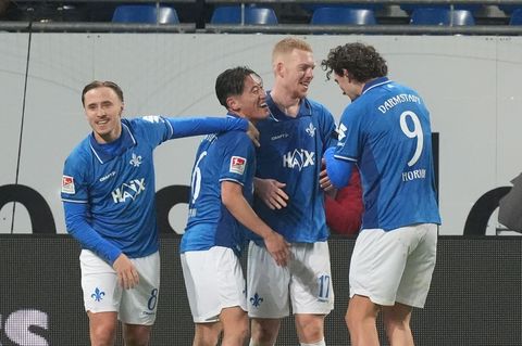 Darmstadt jubelt über das dritte Tor. Foto: Marc Schüler/dpa