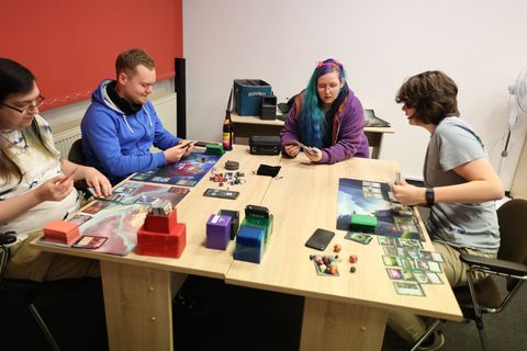 Der "Dicefire"-Spieletreff in Gera versteht sich als ein Ort für analoges Spielen in verschiedenen Varianten. Foto: Bodo Schacko