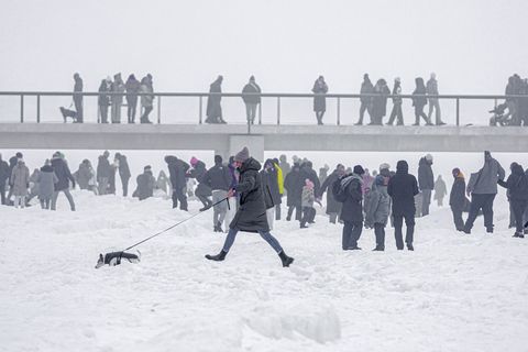 Im Nordosten und Osten bleibt es kalt. Foto: Markus Scholz/dpa