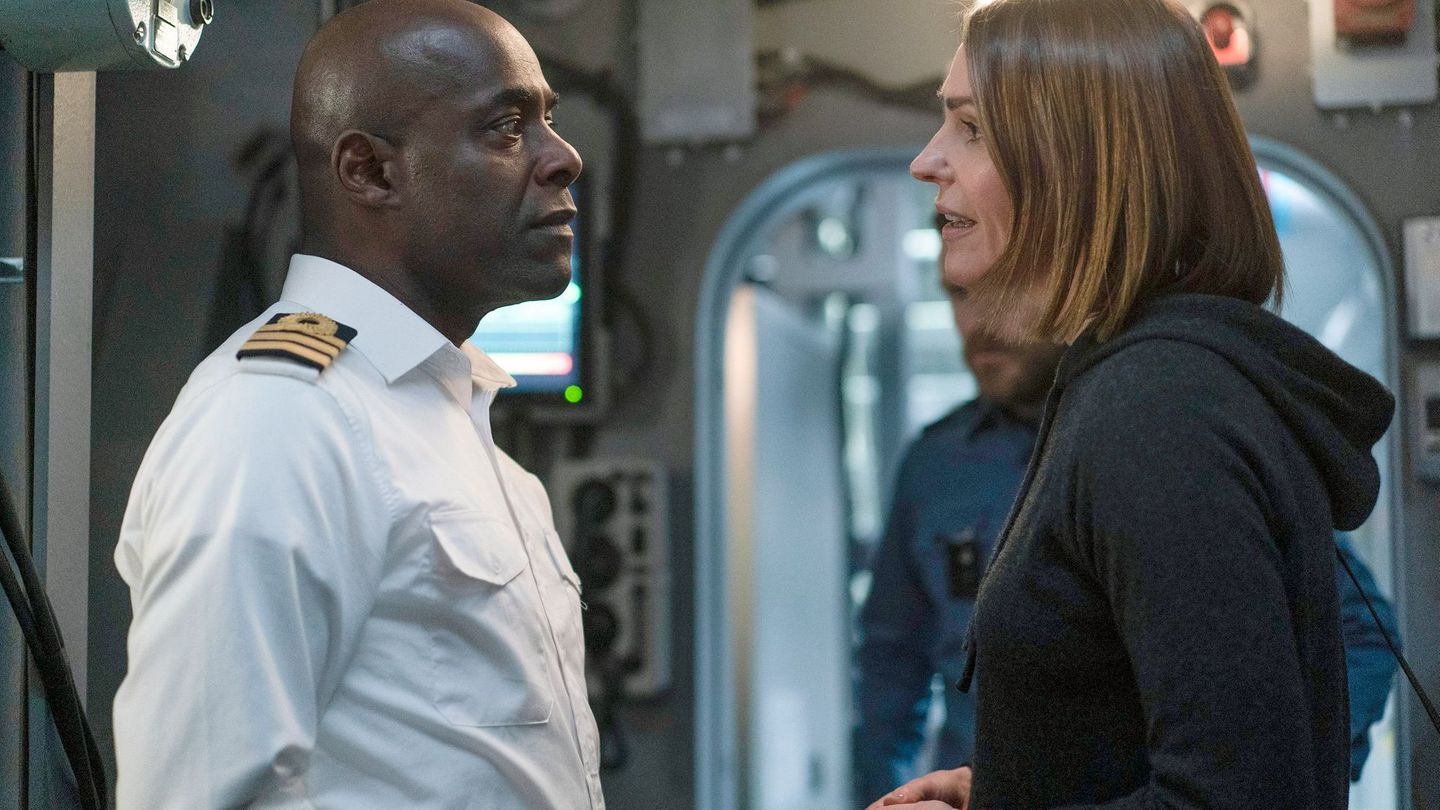 Mordermittlungen auf und unter hoher See: Mit der hochspannenden britische Miniserie "Vigil" zeigt das ZDF einen echten TV-Straßenfeger aus Großbritannien. Detective Amy Silva (Suranne Jones) beißt beim Kapitän des Atom-U-Bootes (Paterson Joseph), auf dem sie ermittelt, auf Granit.