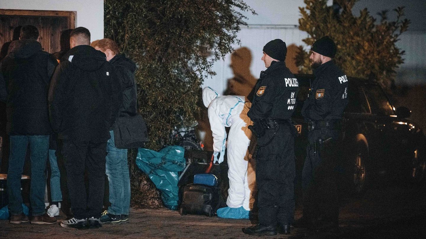 Anwohner hatten am Samstag die Polizei gerufen, weil sie Hilfeschreie gehört hatten. Foto: Sebastian Pieknik/NEWS5/dpa
