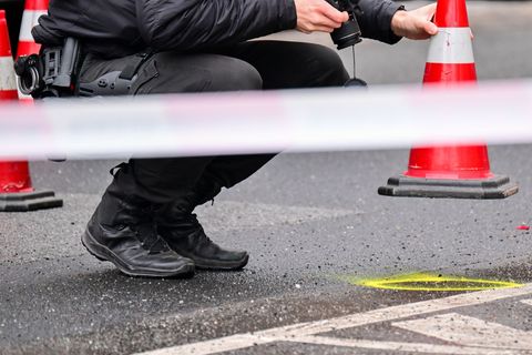 Nach Schüssen auf eine Shishabar in Berlin-Wedding ermittelt die Polizei. Foto: Sebastian Gollnow/dpa