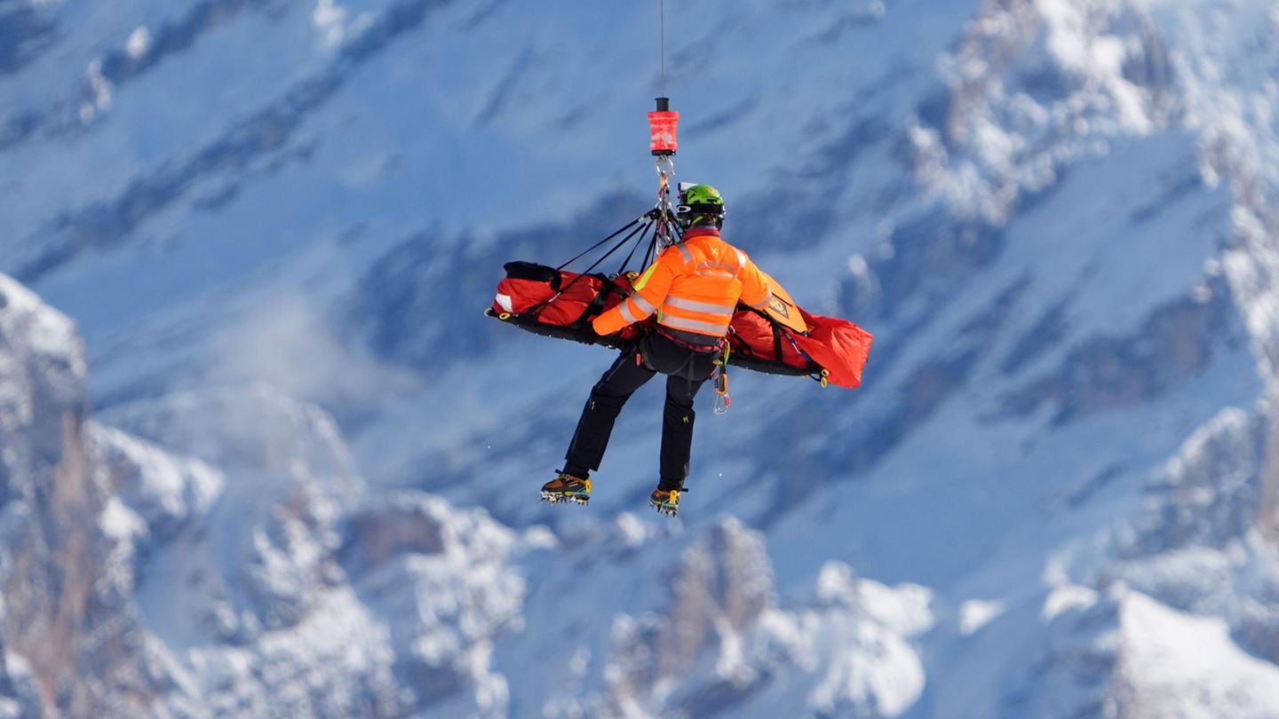 Lindsey Vonn wird nach ihrem Sturz mit dem Hubschrauber abtransportiert