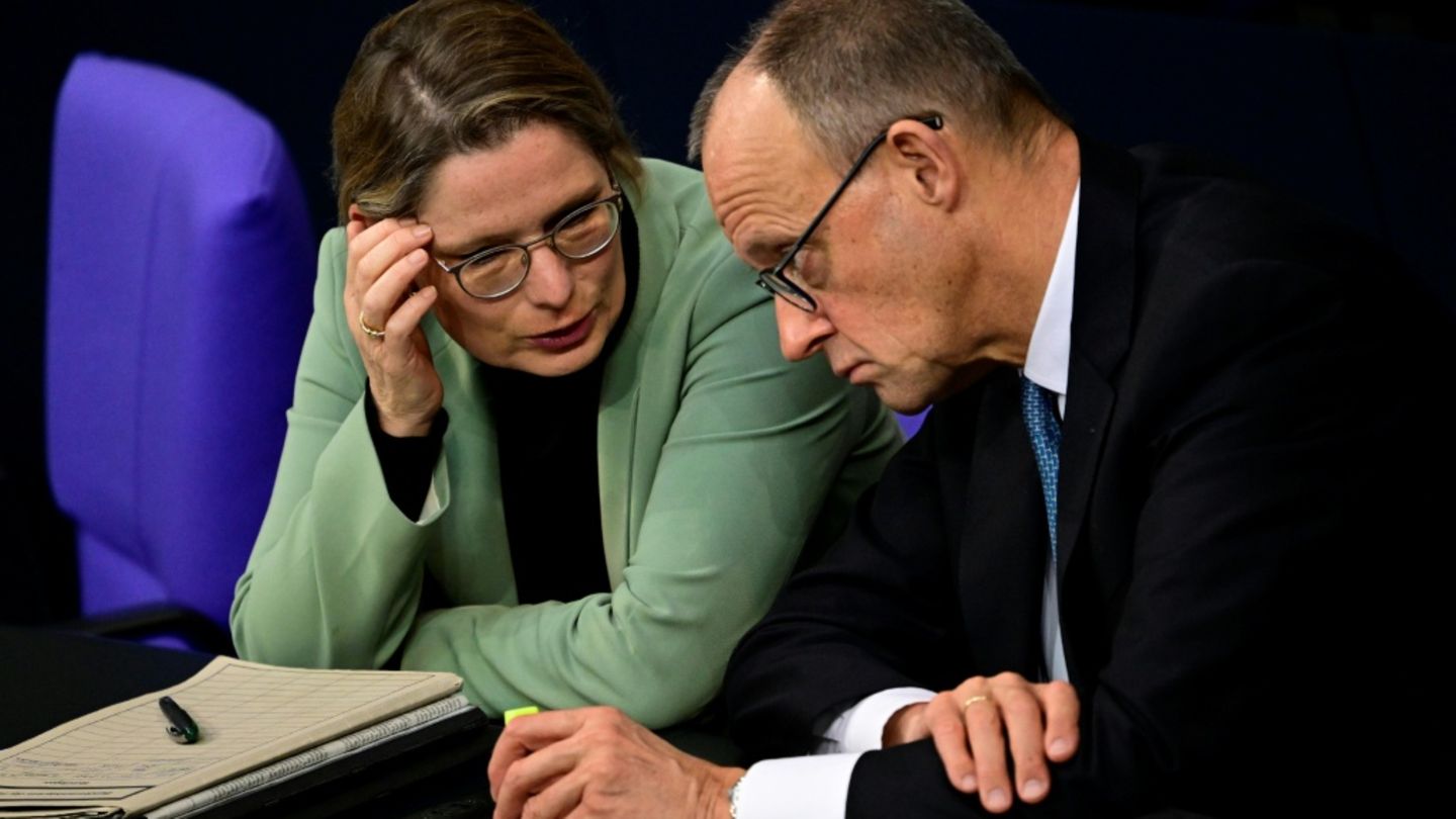 Ministerin Hubig mit Kanzler Merz