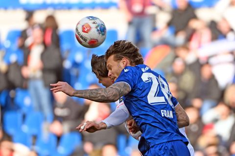 Die Zuschauer sahen im Wildpark ein umkämpftes Spiel. Foto: Uli Deck/dpa
