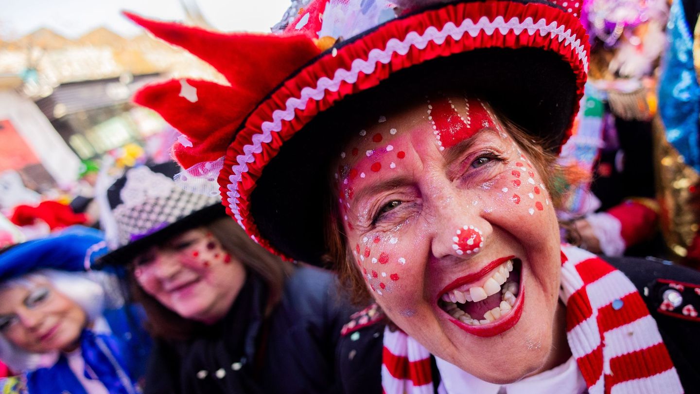 Ein Großteil des bundesweiten Karnevalumsatzes wird laut einer IW-Studie in Köln hervorgebracht. (Archivbild) Foto: Rolf Vennenb
