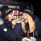 Um bei den Olympischen Spielen Höchstleistungen bringen zu können, verzichten die Sportlerinnen und Sportler auf vieles. Für die schwedischen Langläuferinnen Ebba Andersson and Frida Karlsson ist nach ihren Medaillen auch ein Stück Kuchen erlaubt 
