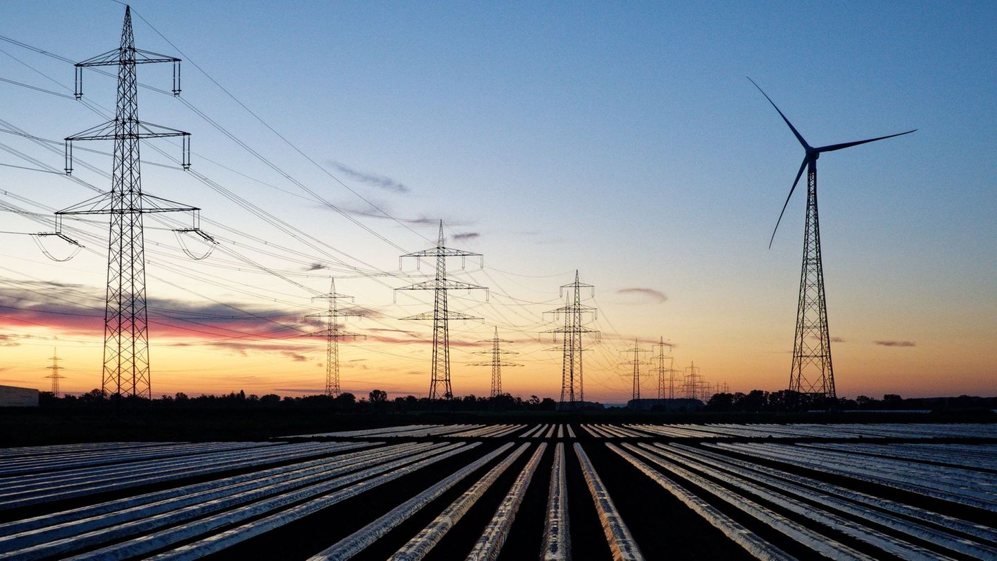 Milliardenteure Entschädigungen für die Abregelung von Wind- und Solaranlagen sollen nach einem Gesetzentwurf sinken. (Symbolbil