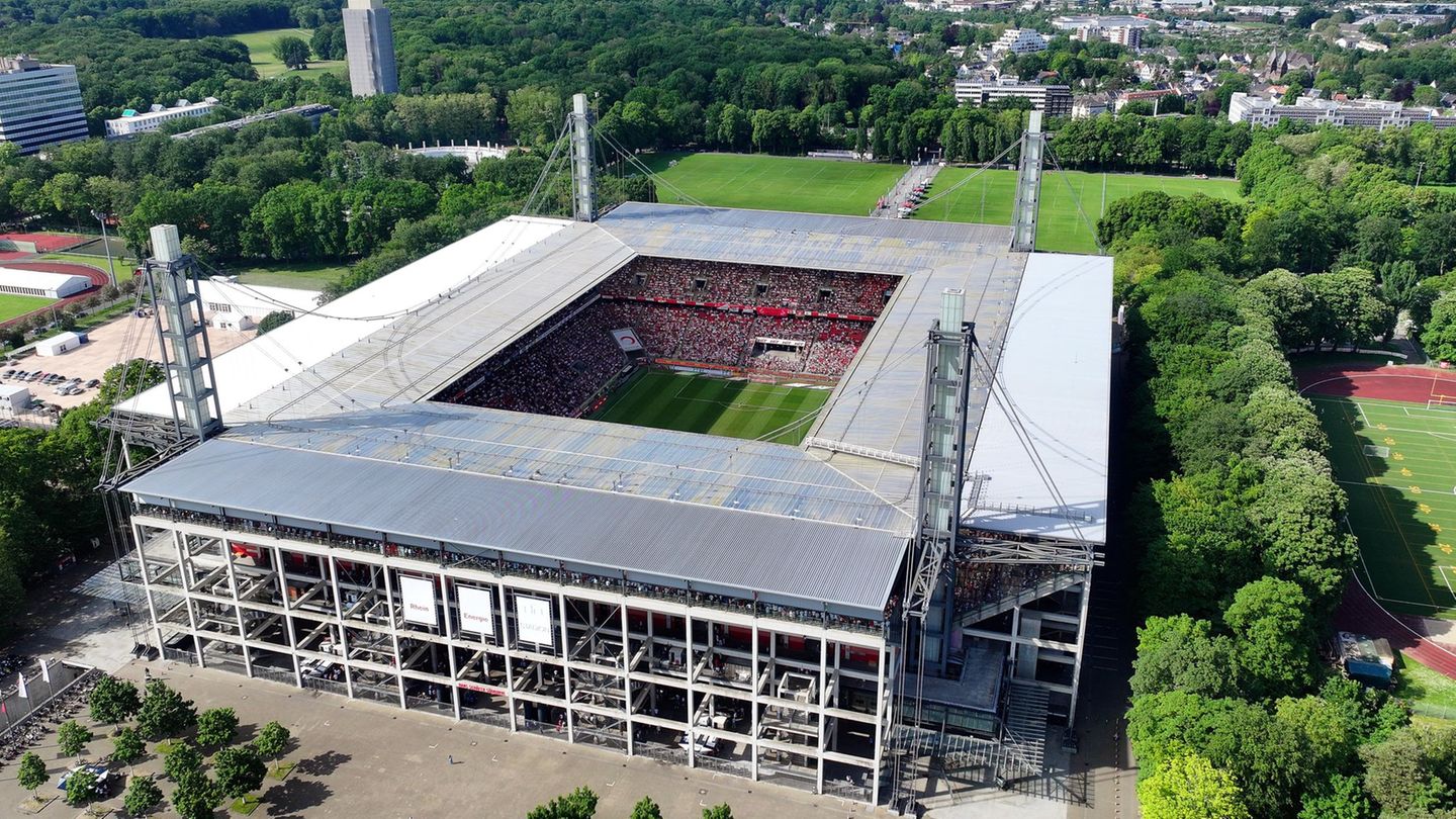 Die Frauen des 1. FC Köln spielen zum vierten Mal eine Liga-Partie im Rhein-Energie-Stadion. (Archivbild) Foto: Sascha Thelen/dp