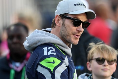 Chris Pratt mit seinem Sohn Jack Pratt beim Super Bowl 2026.