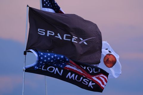 SpaceX konzentriert sich darauf, eine Stadt auf dem Mond zu bauen Foto: Eric Gay/AP/dpa